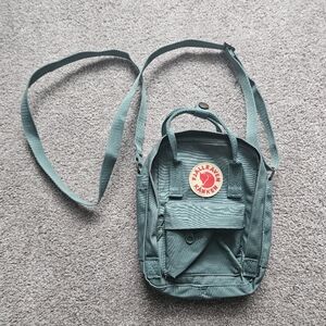 Fjällräven Kånken Teal Mini Crossbody